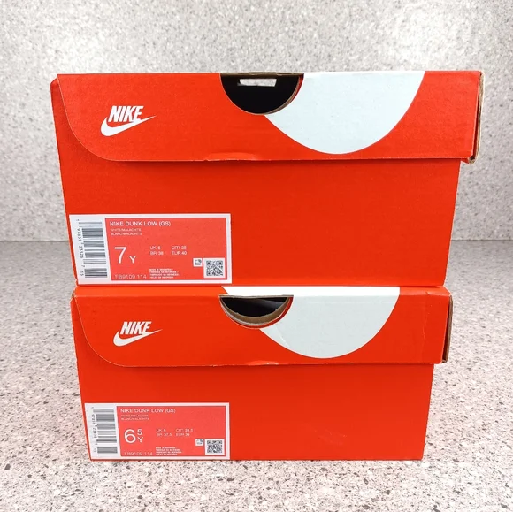 Nike Dunk Low White Malachite Sneakers - Picture 8 of 10